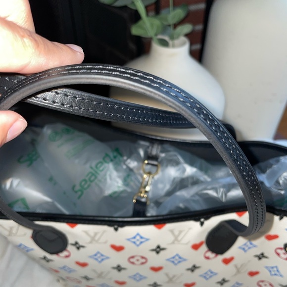 SOLD!! Louis Vuitton Game On Neverful - Picture 9 of 10